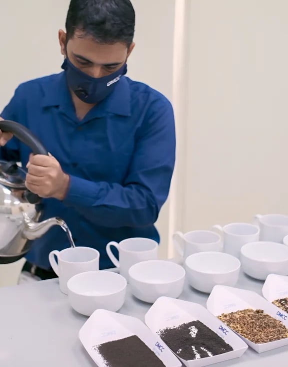 img-ecosystems-tea-pouring