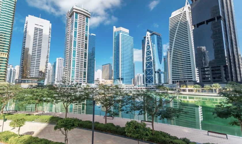 img-jumeirah-lakes-towers